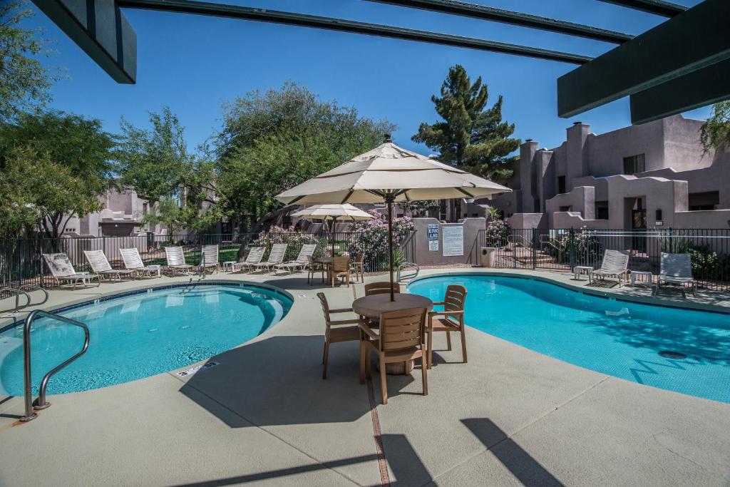 Villas of Cave Creek image
