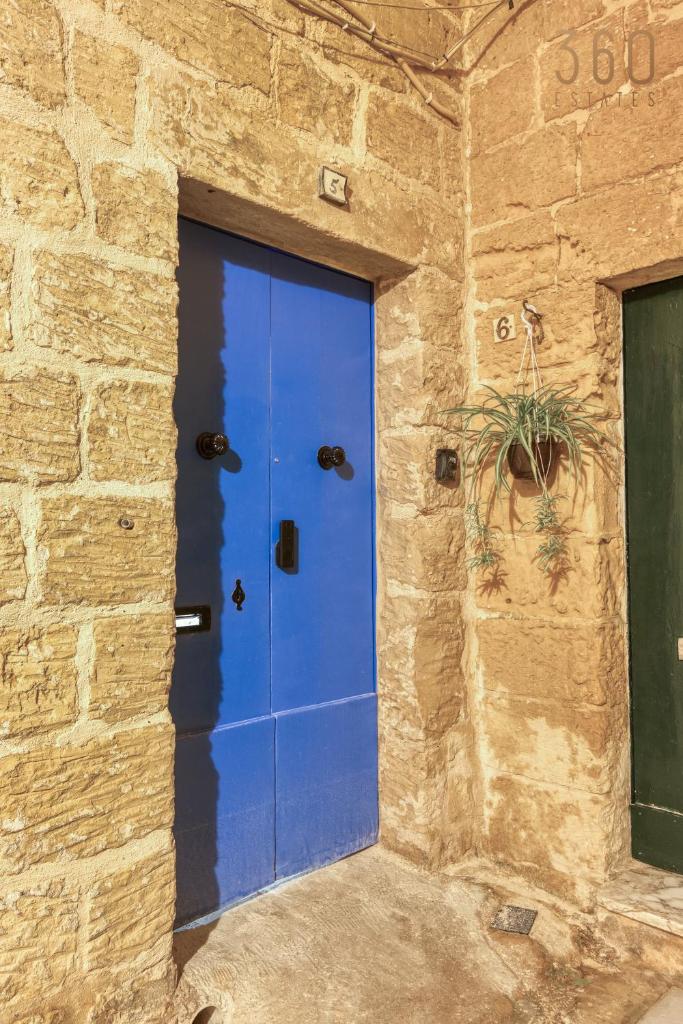 The Blue Village Suites by 360 Estates photo 1