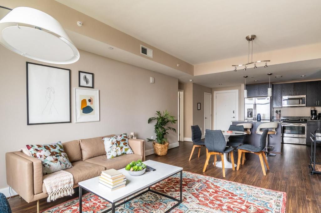 Reston 2br w laundry walk to restaurants mall WDC-831 photo 3