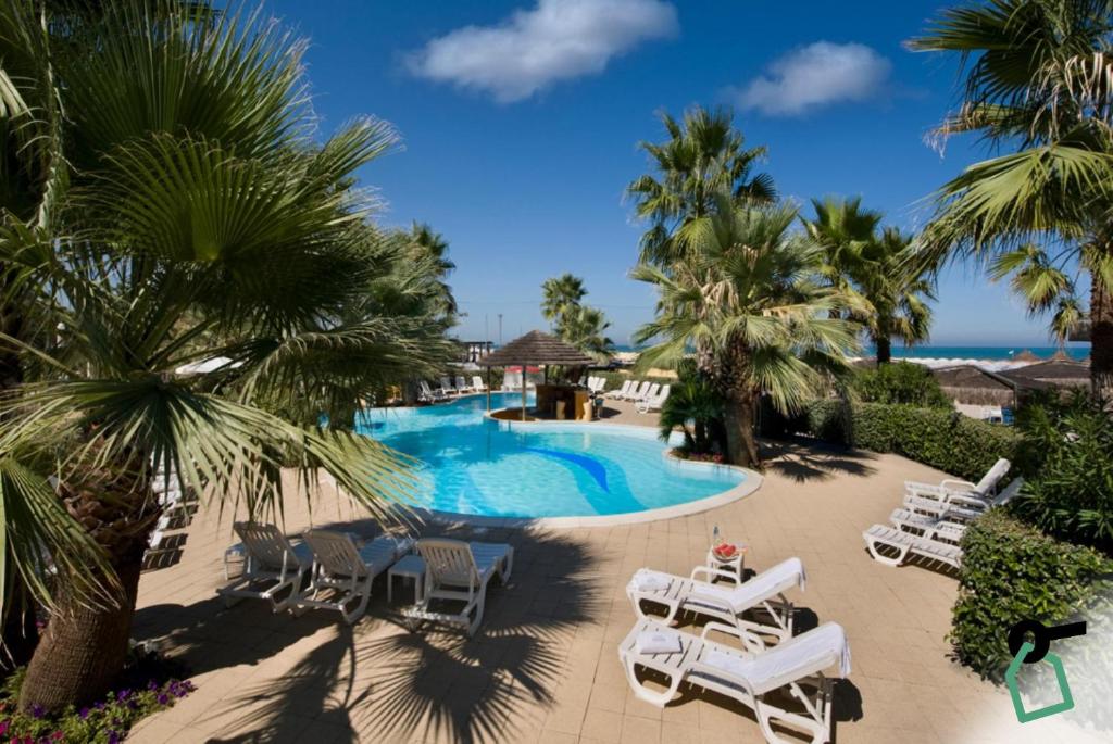 HOTIDAY Hotel Giulianova photo 2