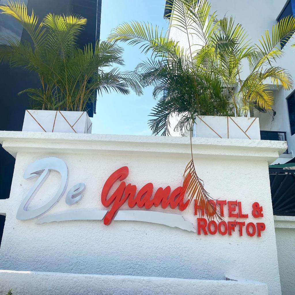 De Grand Hotel & Rooftop photo 2