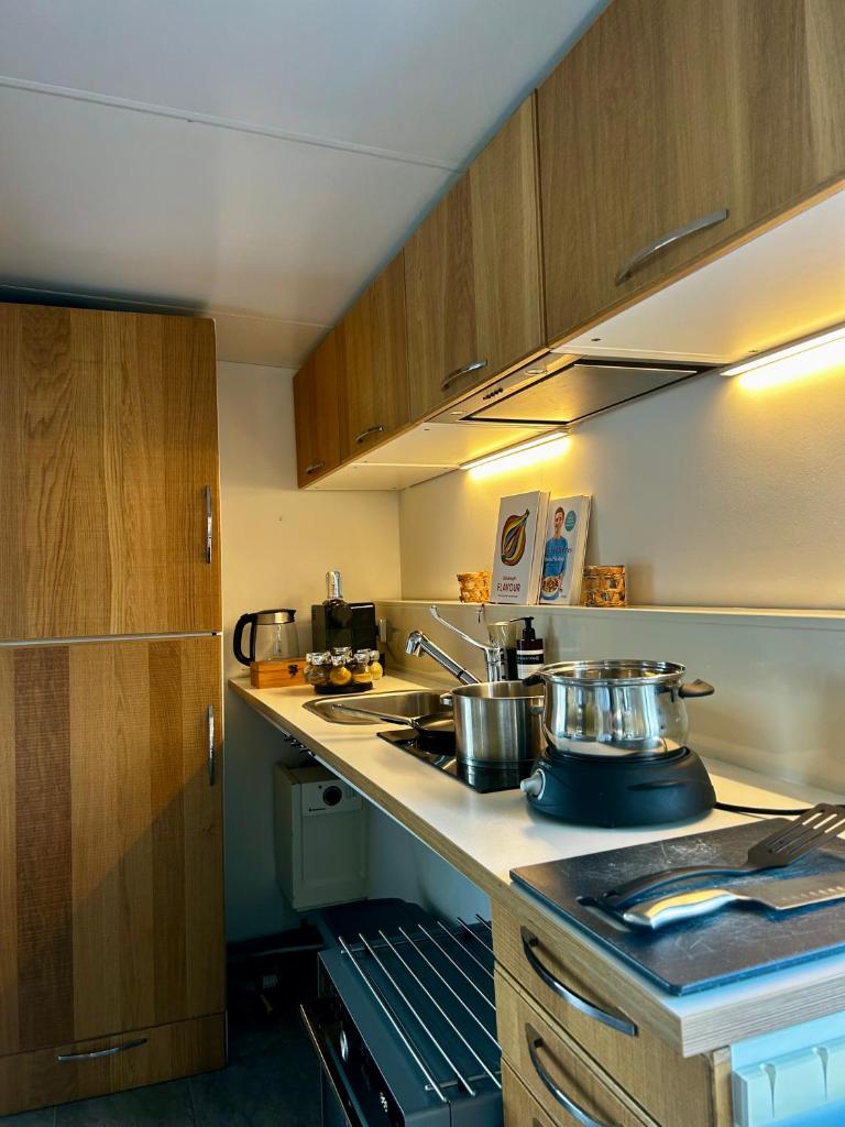 Amazing Guesthouse in Broek in Waterland photo 2