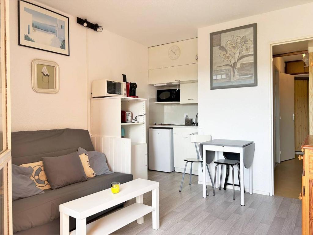 Appartement Bormes-les-Mimosas, 2 pièces, 5 personnes - FR-1-251-432 photo 4