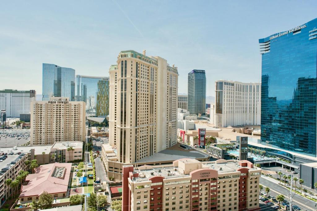 No Resort Fee - Strip Views, Pools & Parking Room Type - King Suite