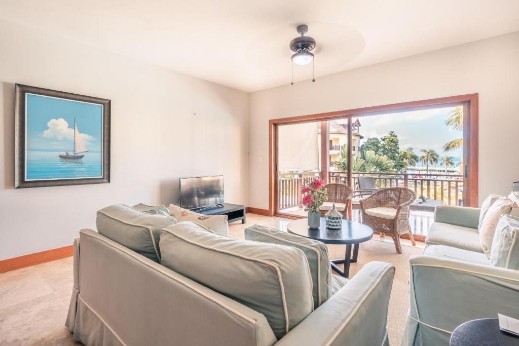 Spacious Apartment at Puerto Bahia B2 with balcony photo 4