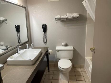 AmeriVu Inn & Suites - Shakopee photo 2