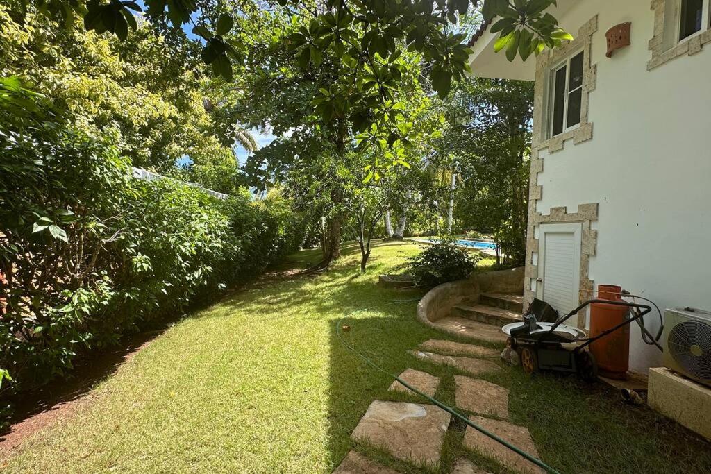 Spacious Casa Linda Villa photo 2