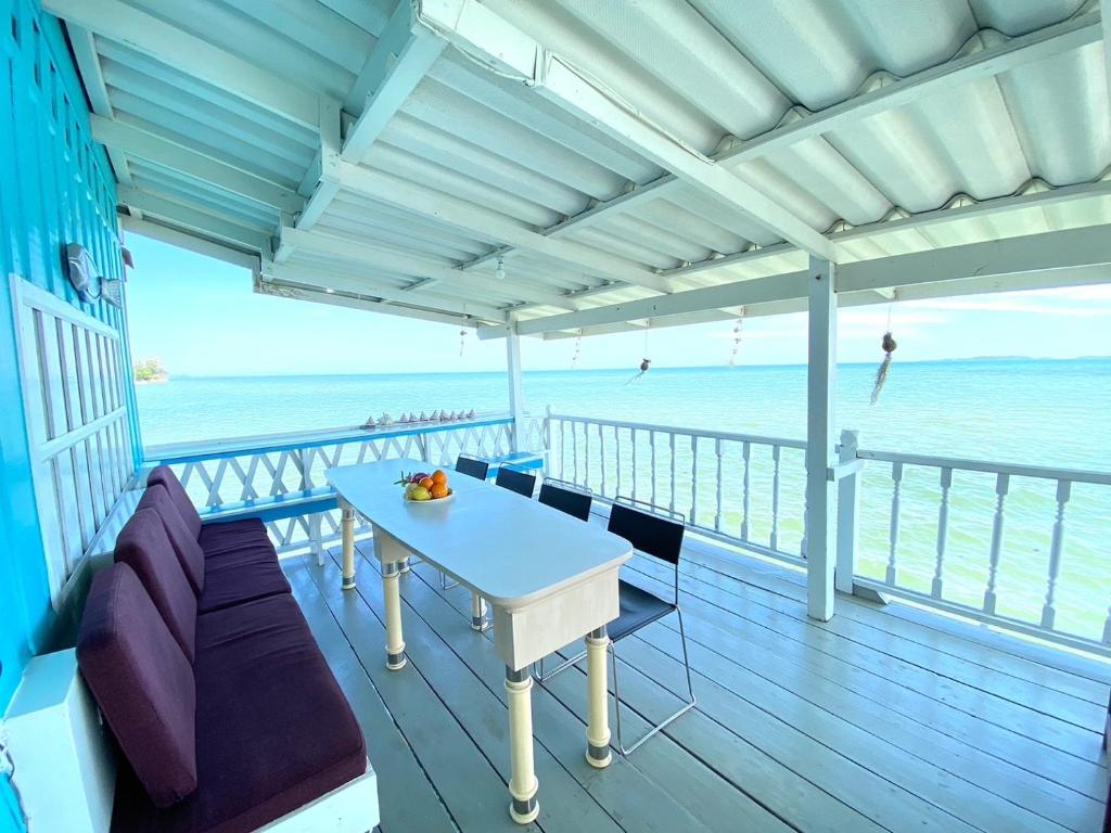 บ้านในทะเล (Baan Nai Talay) photo 3