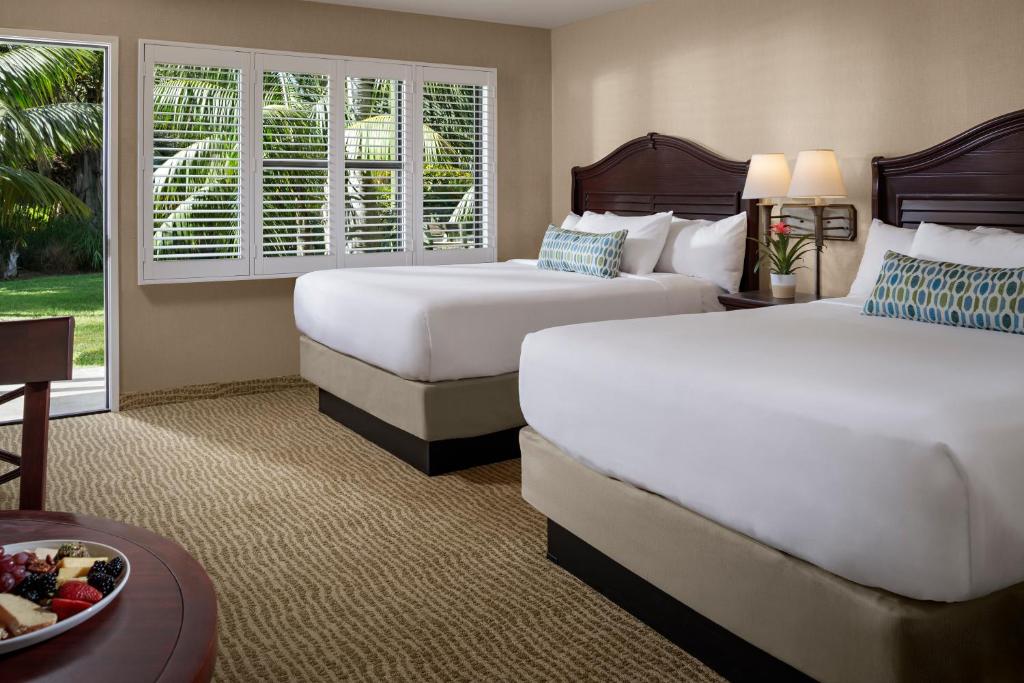Bahia Resort Hotel Room Type - Resort Room 2 Queens Accessible Shower