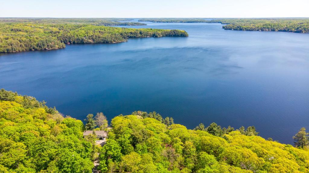 Breathtaking view of Lake Rosseau photo 3
