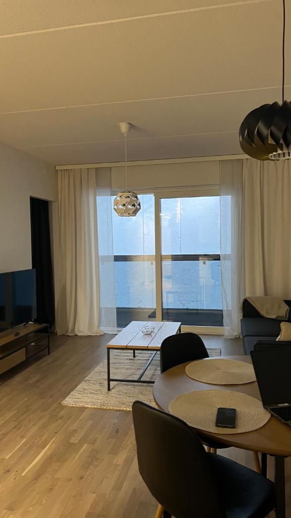 Casa Emerald, laadukas kaksio saunalla, wifi, matkakeskus 280 m, juna ja bussiasema photo 2