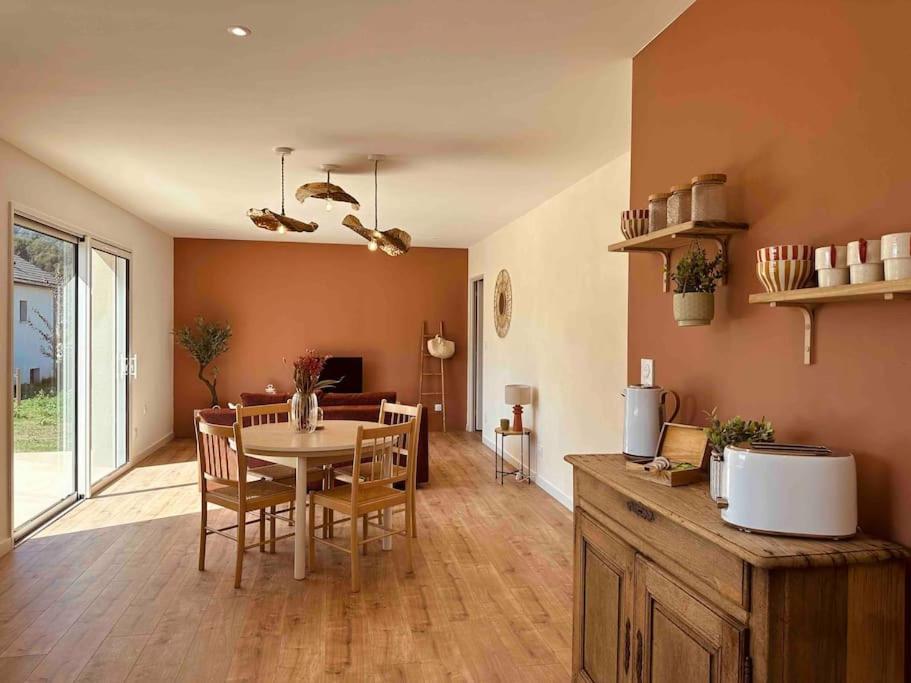 Maisonnette avec vue Montagne et jardin photo 1