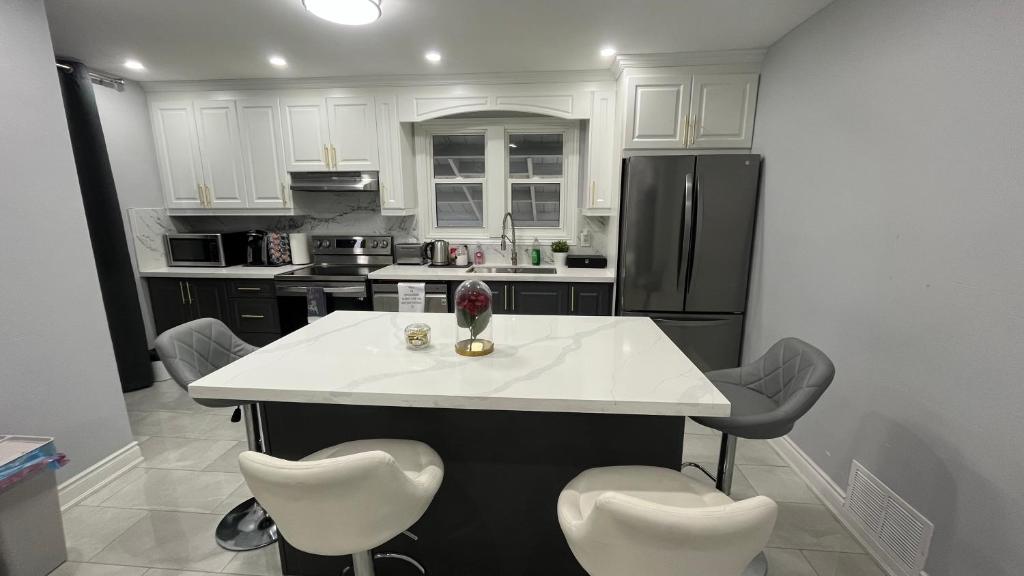 Renovated Home - Walk to Falls & Tourist District photo 2