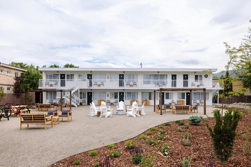 Kettle Valley Beach Resort photo 2