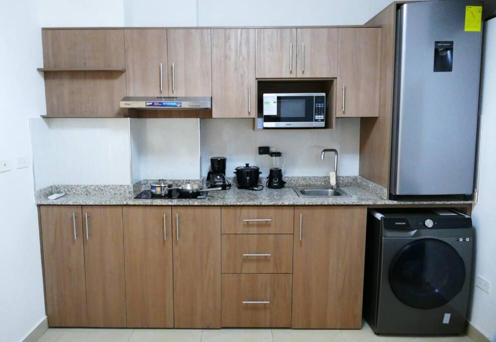 Ecusuites Penthouse Vía Costa Ceibos Puerto Azul photo 3