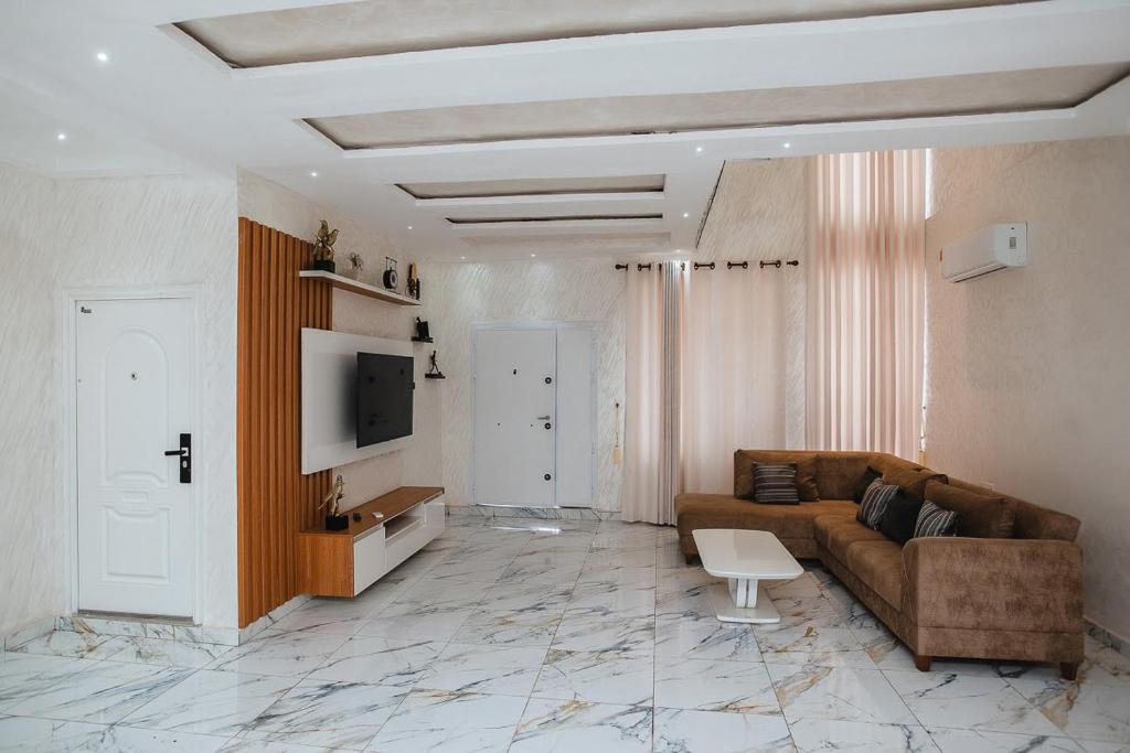 Elegant and Cosy Four Bedroom Home in Accra photo 1