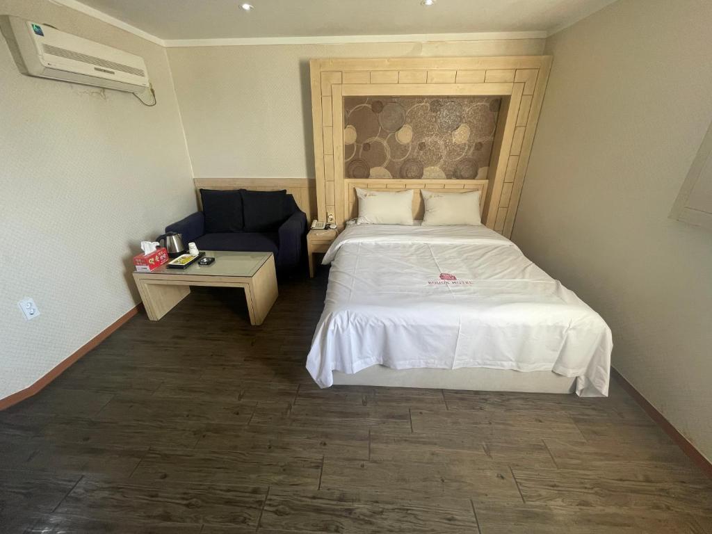 EQUUS Motel photo 3