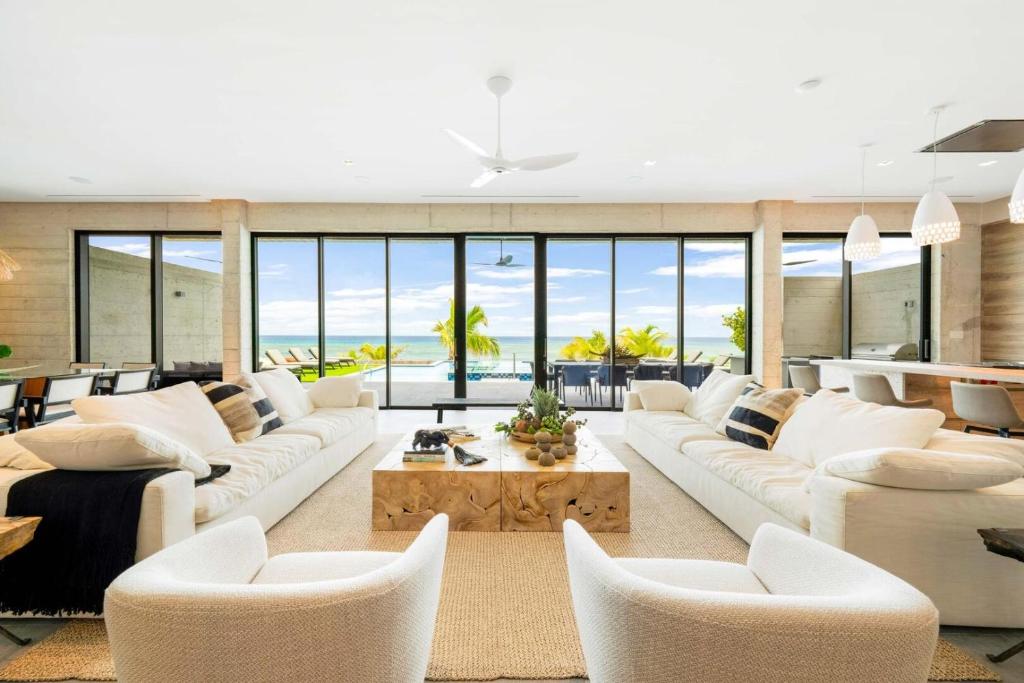 Bella Rocca 8BR home
