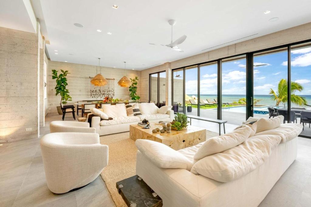 Bella Rocca 8BR home photo 2