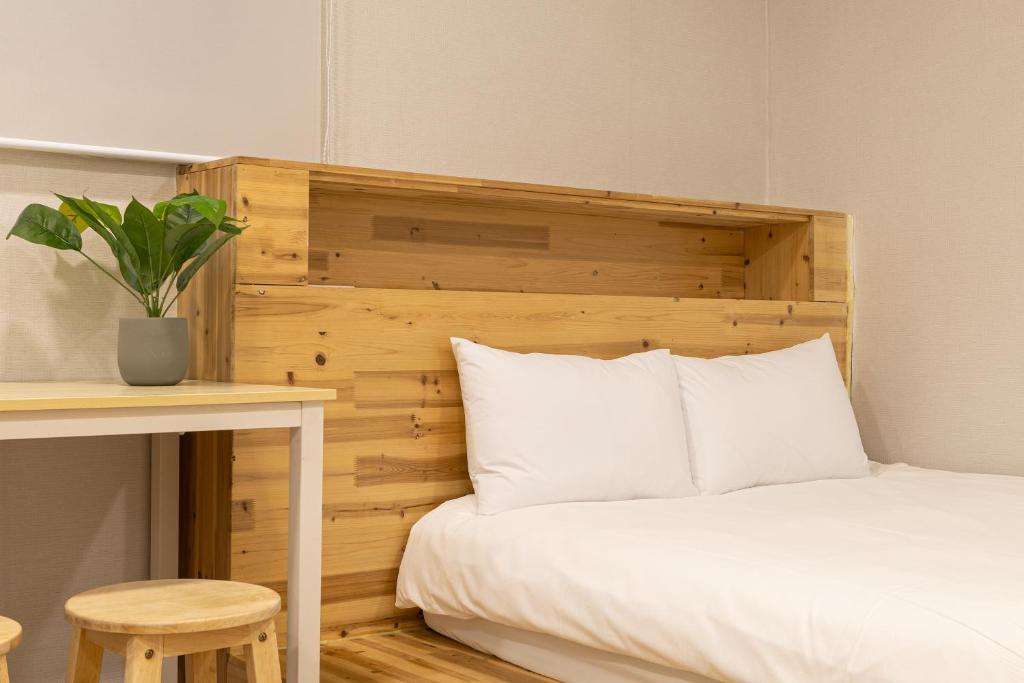 Woody Two Bedroom In Hongdae photo 1