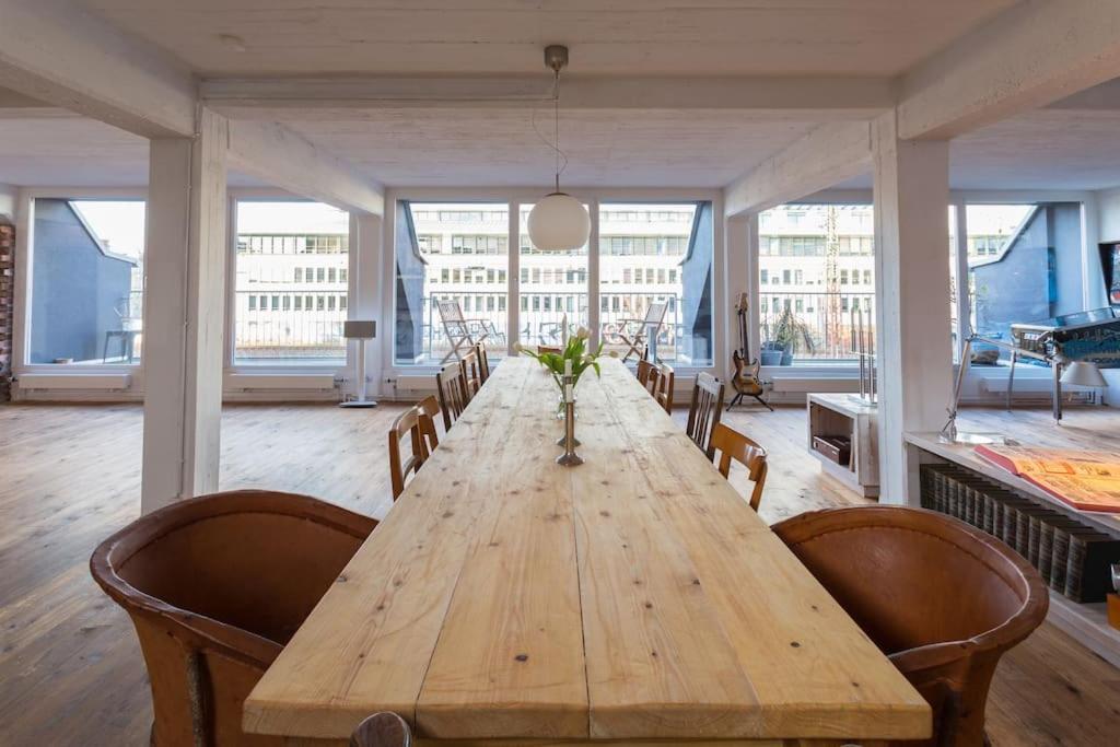 City-Loft with rooftop terrace - 19 persons - Tap to explore photos
