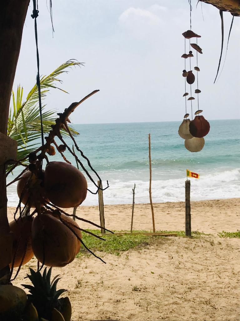 Waves cabana kalametiya