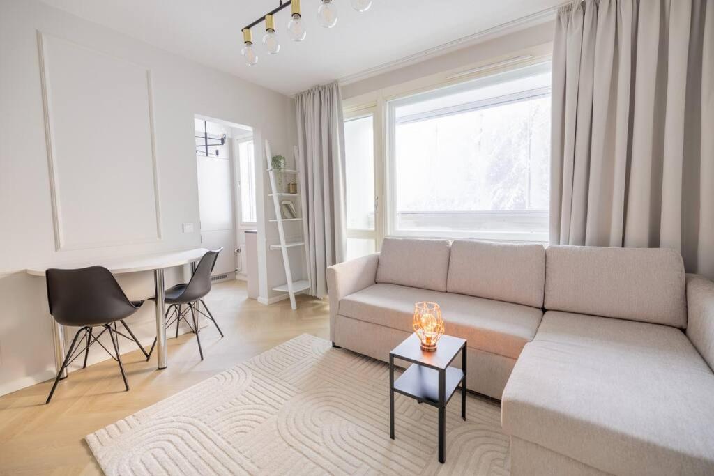 30m2 studio - 500m from train station to Airport and Helsinki city centre photo 1