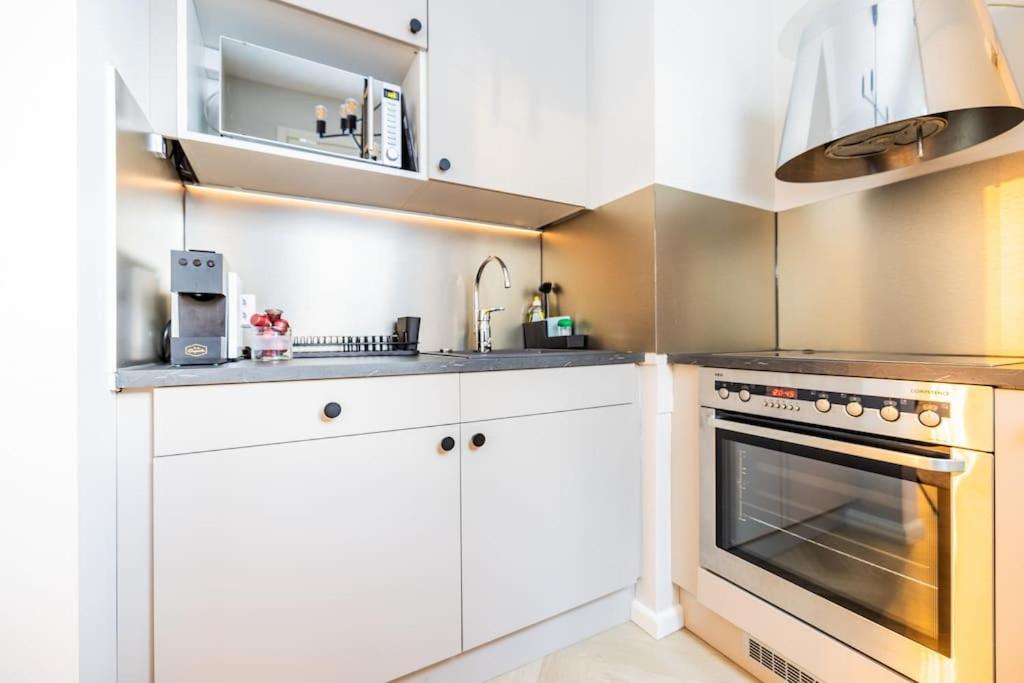 30m2 studio - 500m from train station to Airport and Helsinki city centre photo 3