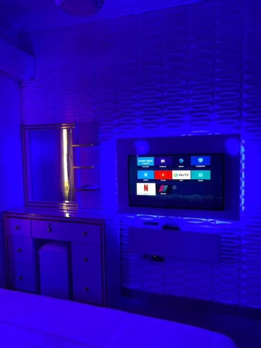 A luxury 2bedroom apartment photo 4