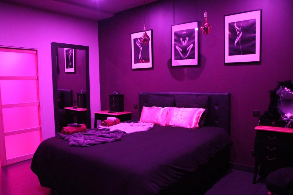 SECRET33 photo 2