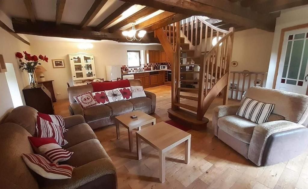 Le Moulin des Hiboux - Gite with games room photo 2