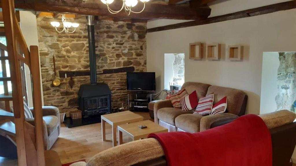 Le Moulin des Hiboux - Gite with games room photo 3