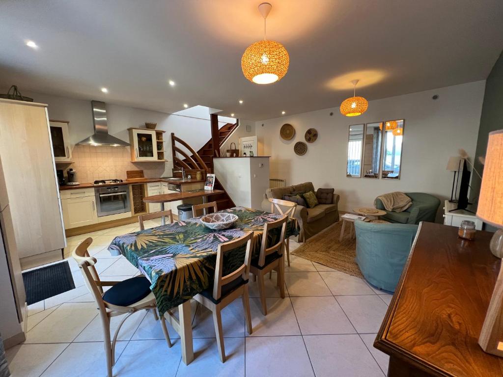 RÉF 334 RIANTEC maison de pêcheur avec terrasse photo 2