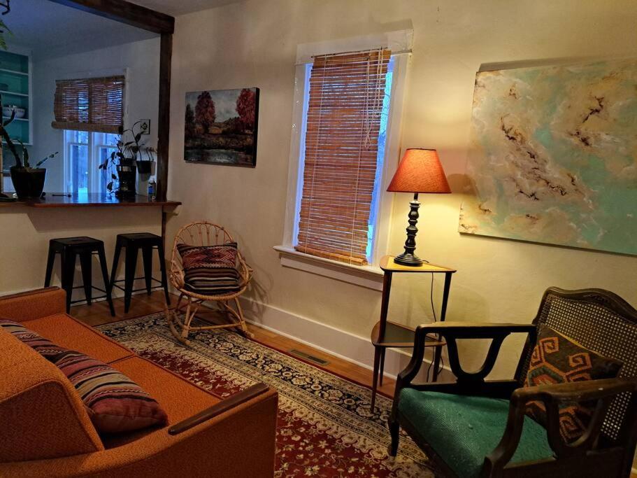 Blue Dog Accommodations photo 2