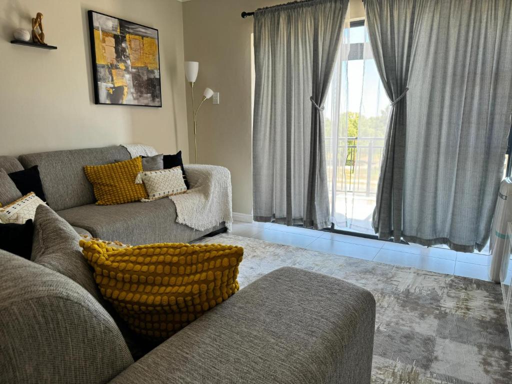 The Palms Unit 5 photo 2