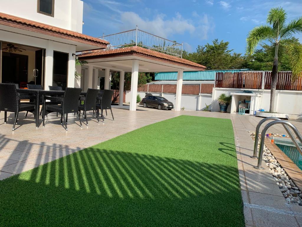 Chalong Bay Pool Villa 查龍灣別墅 photo 3