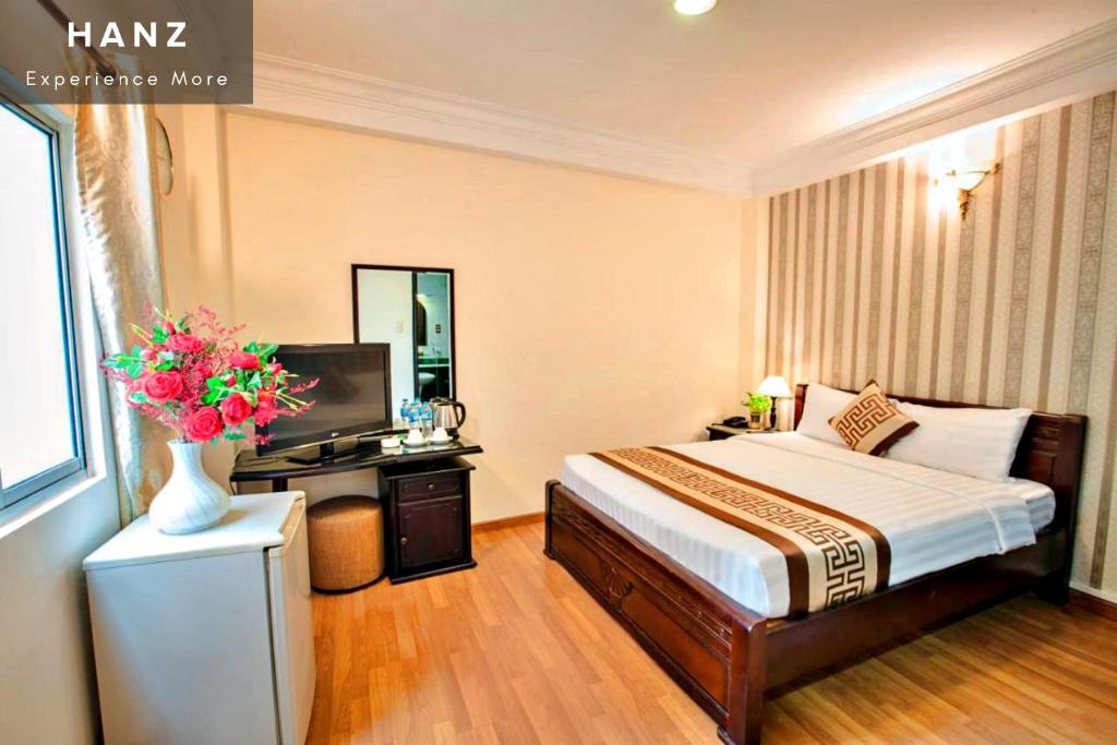 S79 Thanh Thu Hotel - Tap to explore photos