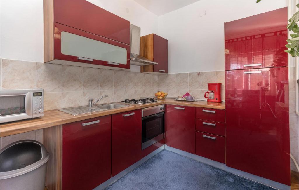 Awesome Apartment In Novi Vinodolski With 2 Bedrooms And Wifi photo 4