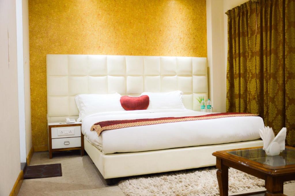 Hotel house inn suite