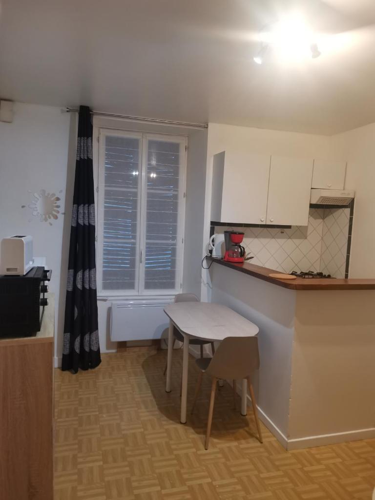 T1 bis centre ville d'Aurillac photo 1