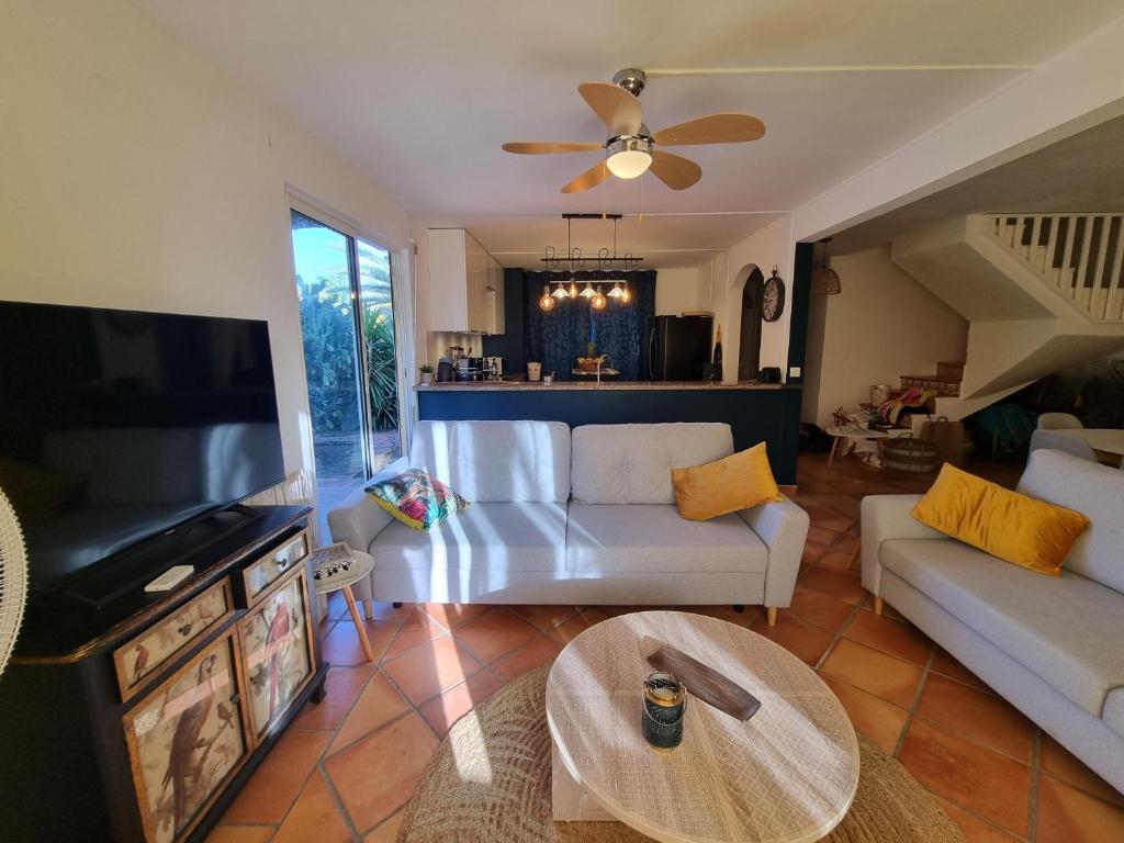VILLA PAPAYE LES PIEDS DANS L'EAU ORIENT BAY SAINT MARTIN photo 1