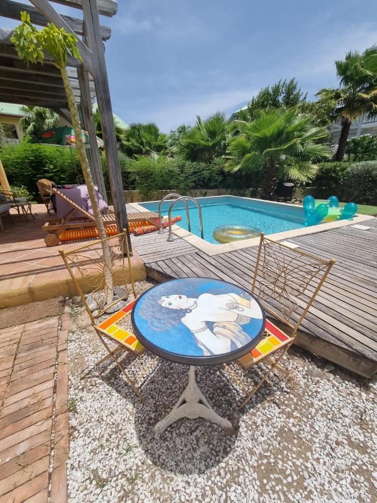 VILLA PAPAYE LES PIEDS DANS L'EAU ORIENT BAY SAINT MARTIN photo 3