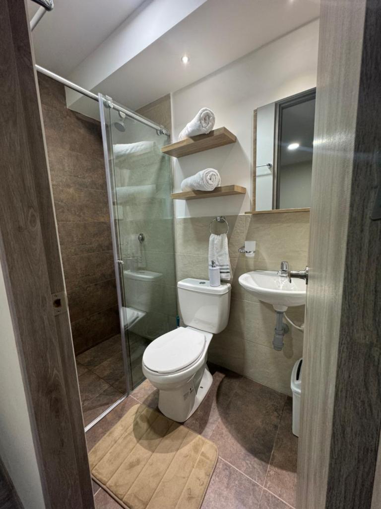 Acogedor apartamento cerca al Centro comercial Viva photo 3