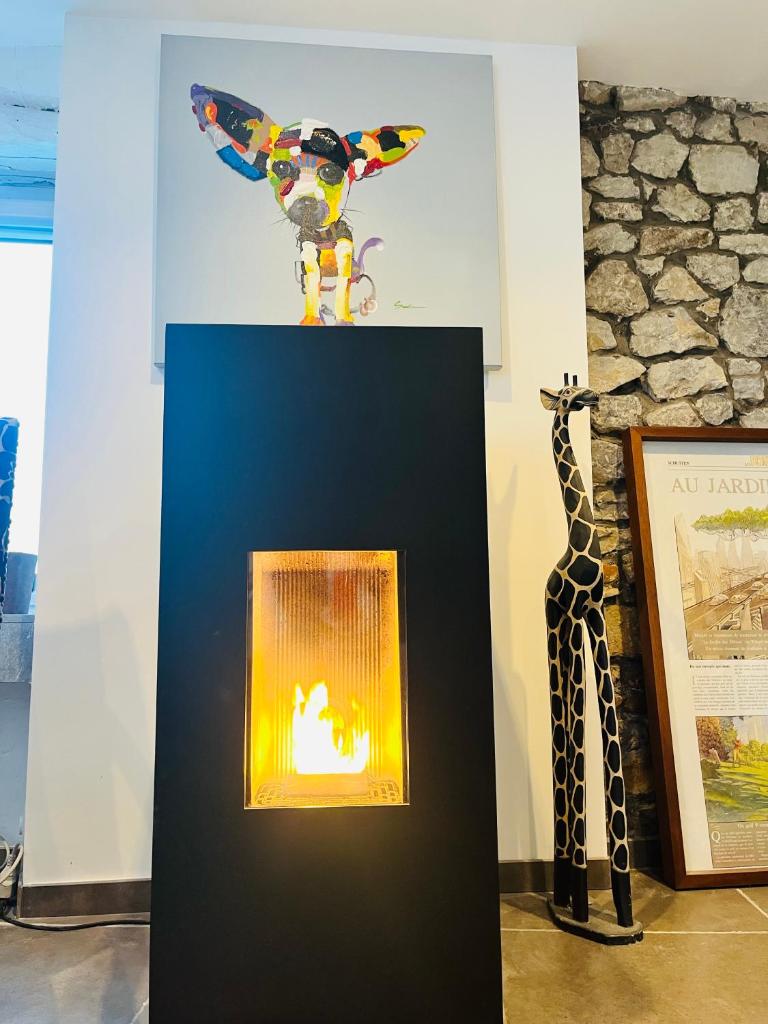Plongez dans le charme et le mystère de la maison Mythique photo 1