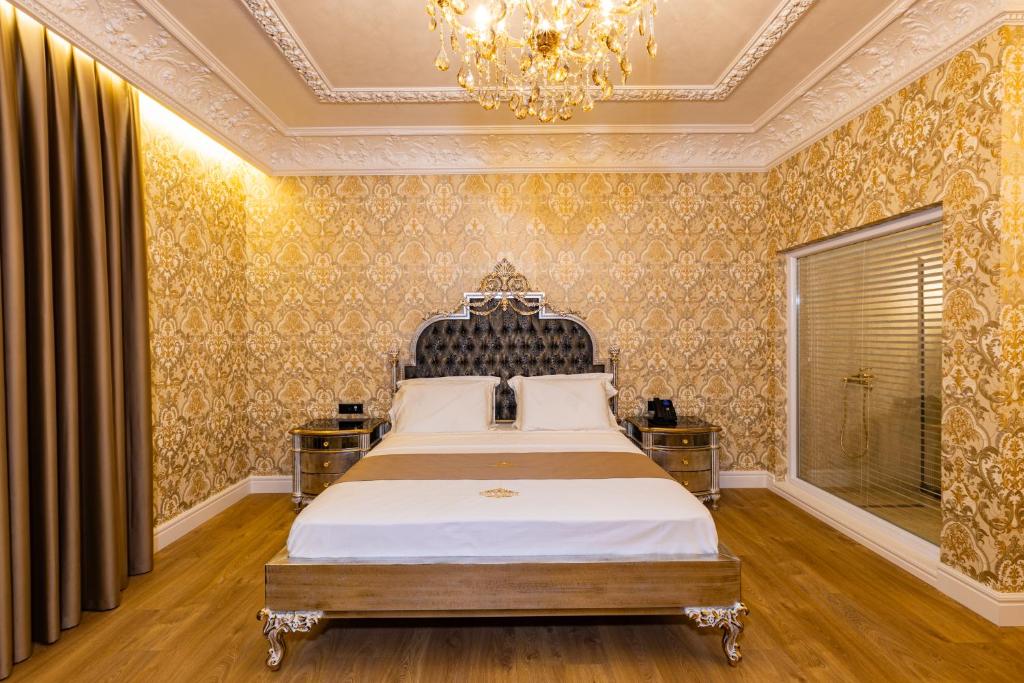 King & Queen Palace photo 2