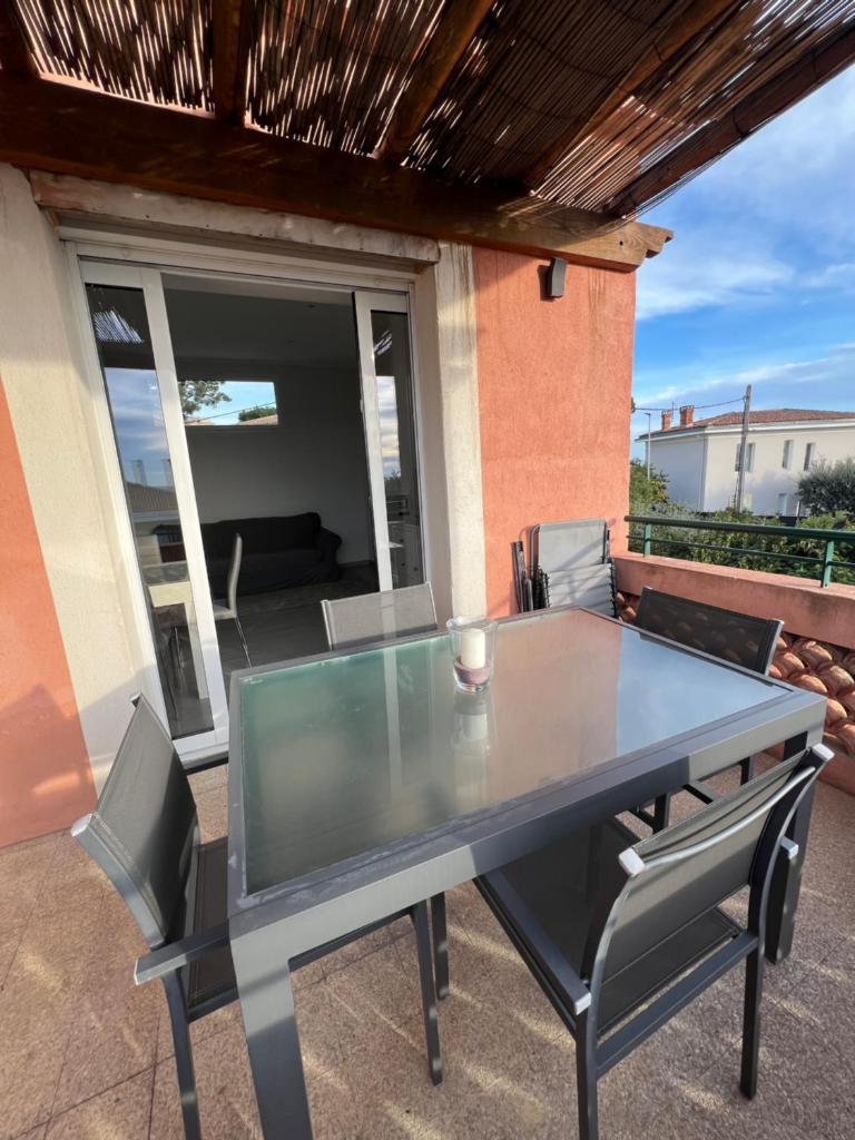 Agréable 3 pièces climatisé avec vue mer et parking photo 3