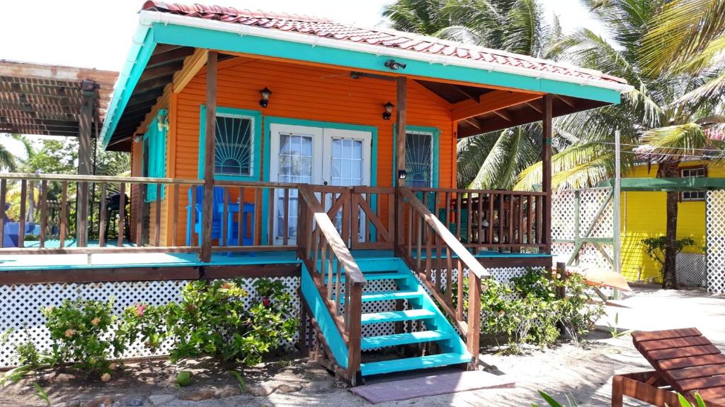 Coco's Beachfront Cabanas photo 3
