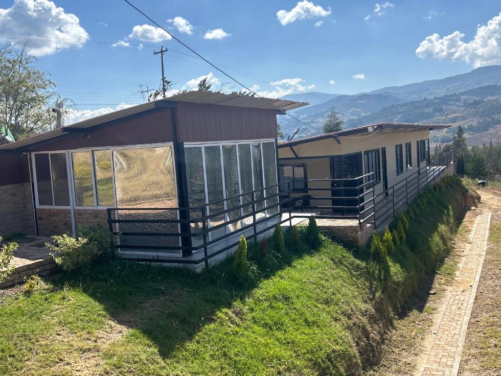 Nuevo Chalet con Jacuzzi Interior y agua caliente ! 30 minutos gratis