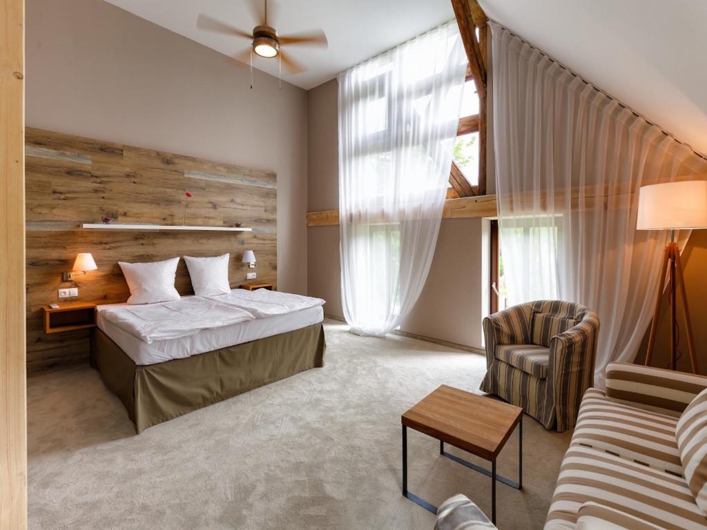 Сьюит (Полулюкс), Wellness Hotel & Golf Resort Cihelny