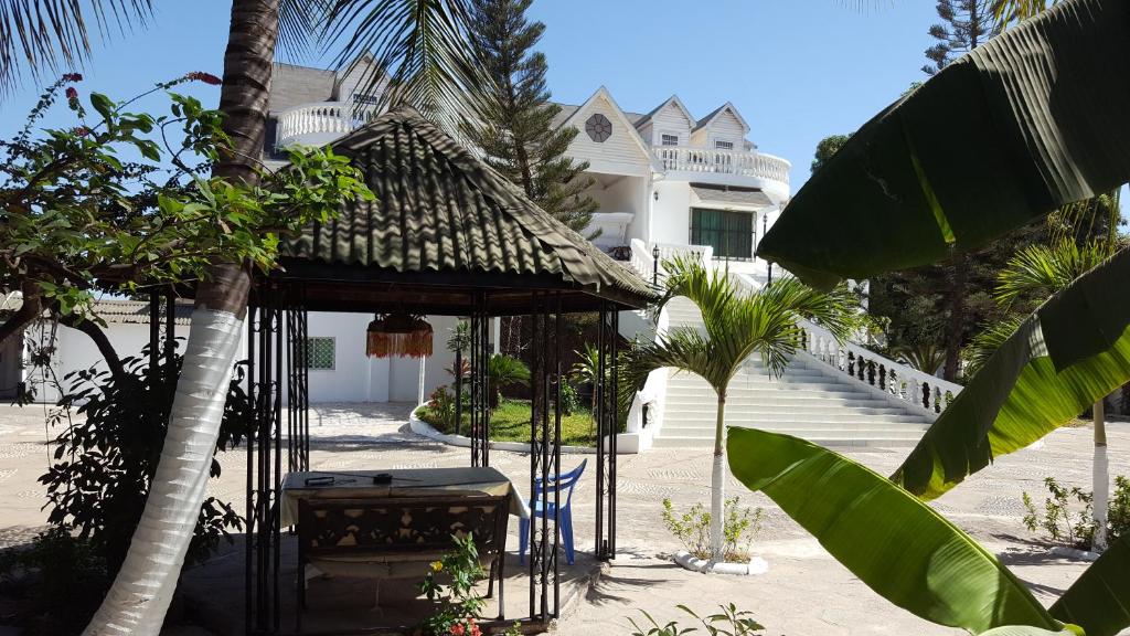 #11 princess apartments, 230mt to senegambia strip photo 3